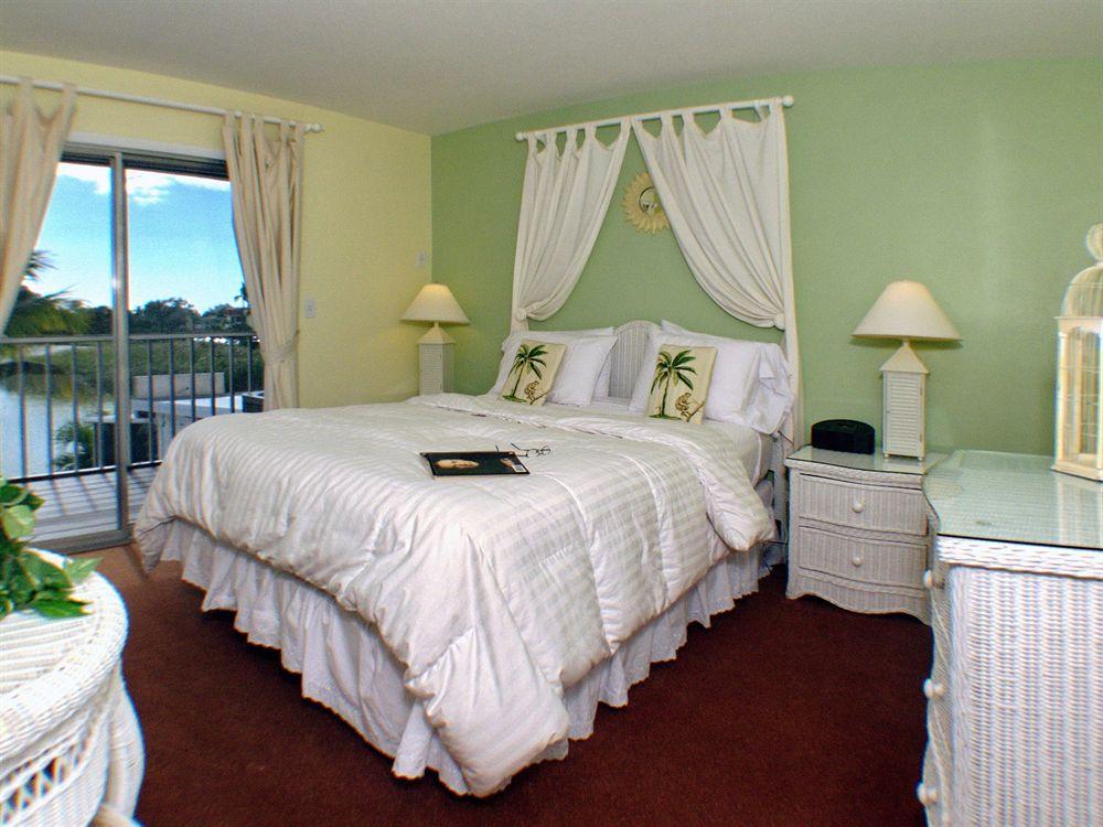 Marco Island Lakeside Inn Room photo